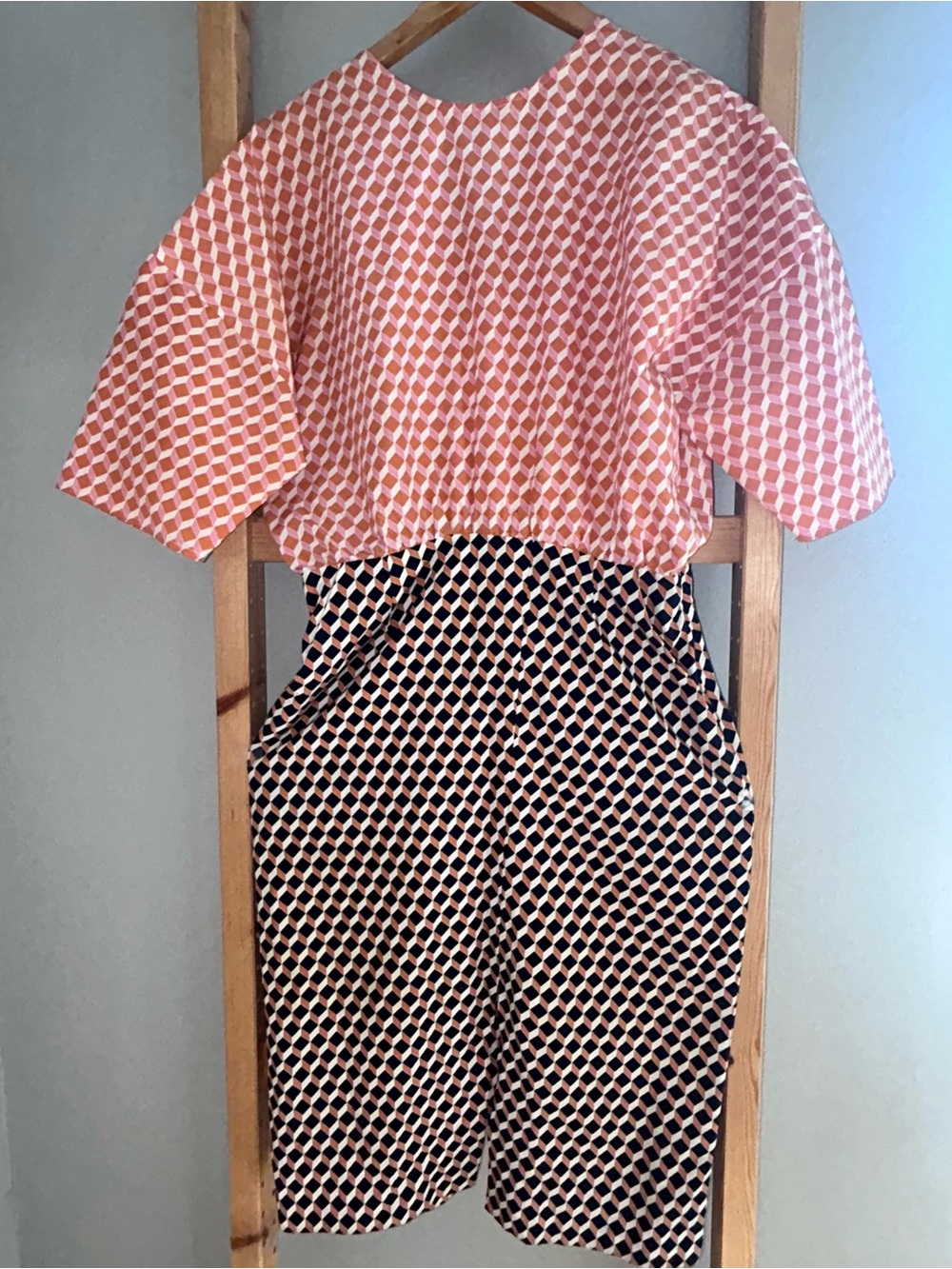 A PIECE APART Geometric Short-Sleeve Dress in Pink, Navy, Terra Cotta, White Sz2